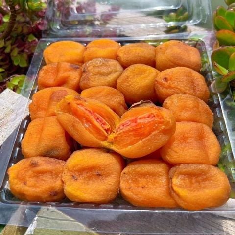 Hồng treo gió