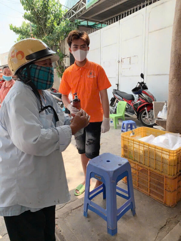 Hoạt động từ thiện - Ảnh 2